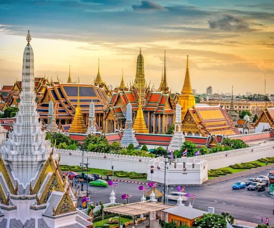 Grand Palace, Wat Pho, and Wat Arun Guided Tour